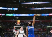 LOL赛事-包含快船遭遇独行侠逆转，半场领先分最终失利的词条