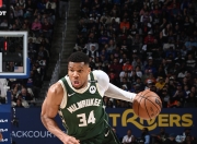 英雄联盟总决赛-灰熊翻盘猛龙，字母哥惊艳四座