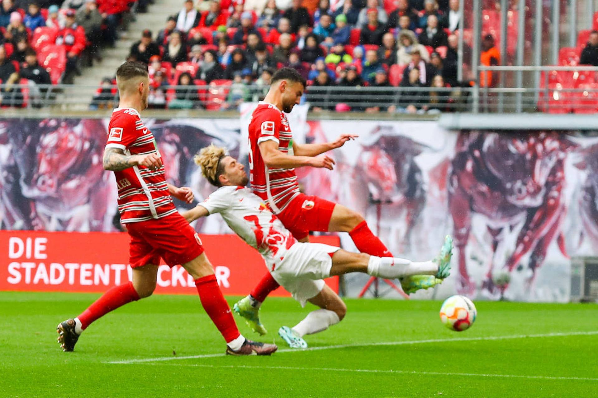 阿贾克斯再次晋级，欧冠惊艳表现