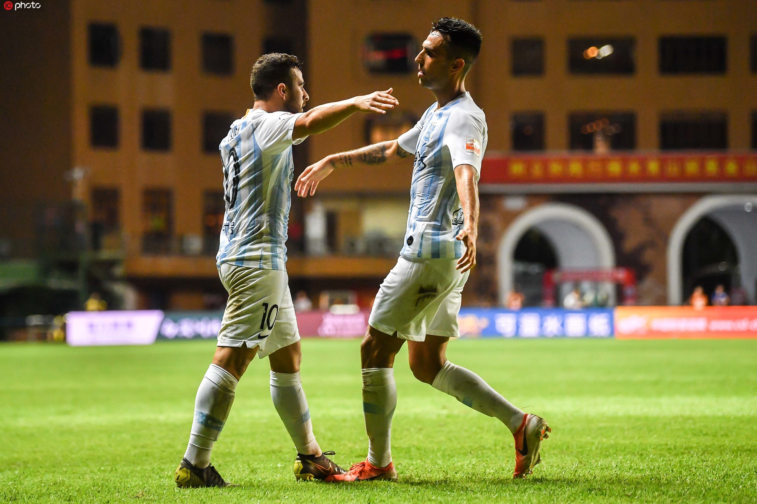 天津泰达与广州富力的激烈对决的简单介绍 天津泰达与广州富力的激烈对决的简单介绍