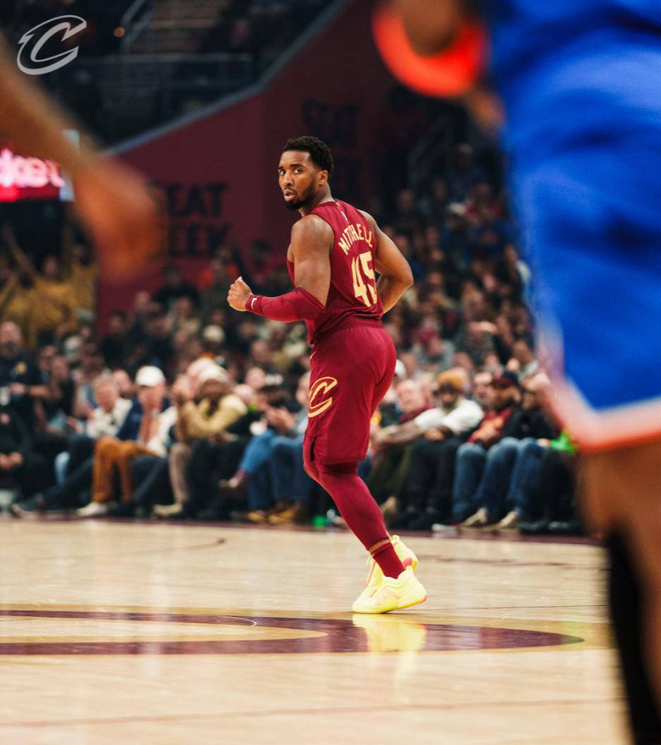 包含米切尔关键时刻三分绝杀,带领球队逆转击败对手的词条 包含米切尔关键时刻三分绝杀,带领球队逆转击败对手的词条