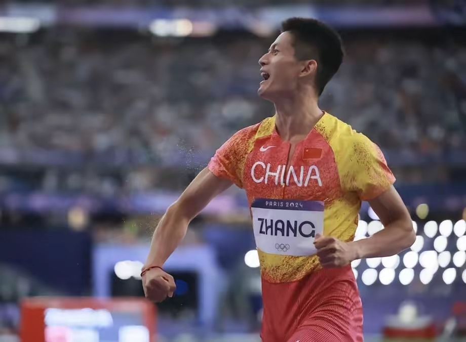 运动员展现实力,夺得金牌成绩赞誉 运动员展现实力,夺得金牌成绩赞誉