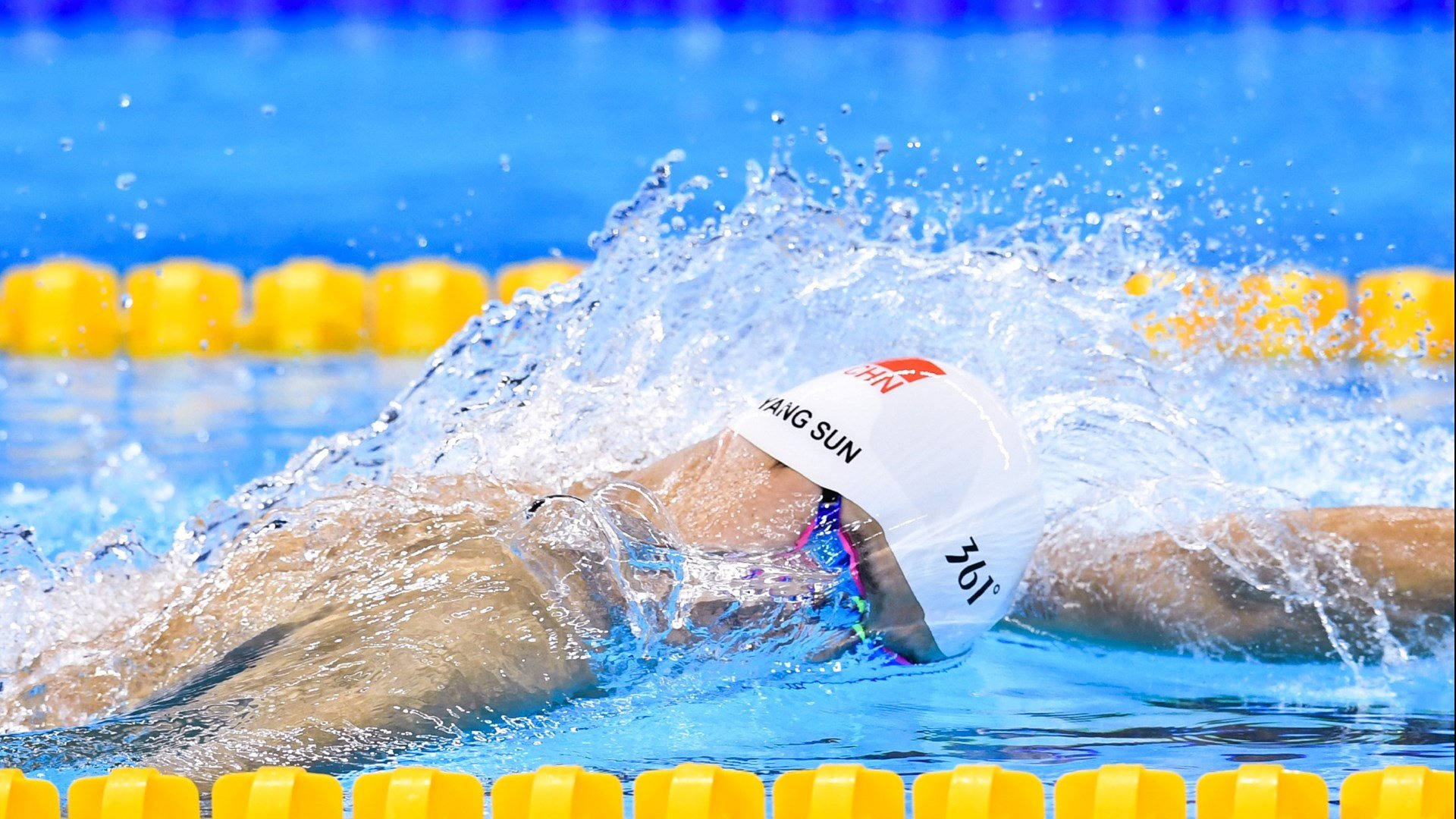 当世界不再相信唯一性,一场个人英雄主义的胜利巡礼