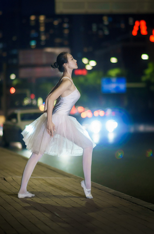 铁树开花!拉文跨过神像成为关键先生,魔术决胜局带走公牛